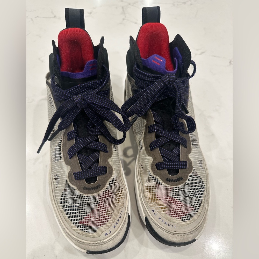 Air Jordan XXXVII youth 4